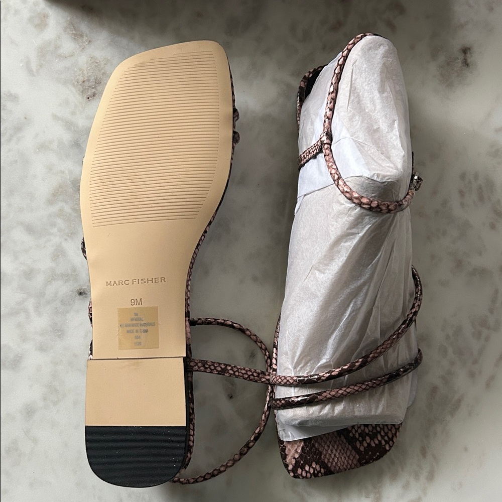 NIB. Marc fisher mikal sandals. Size 9 - Picture 5 of 5